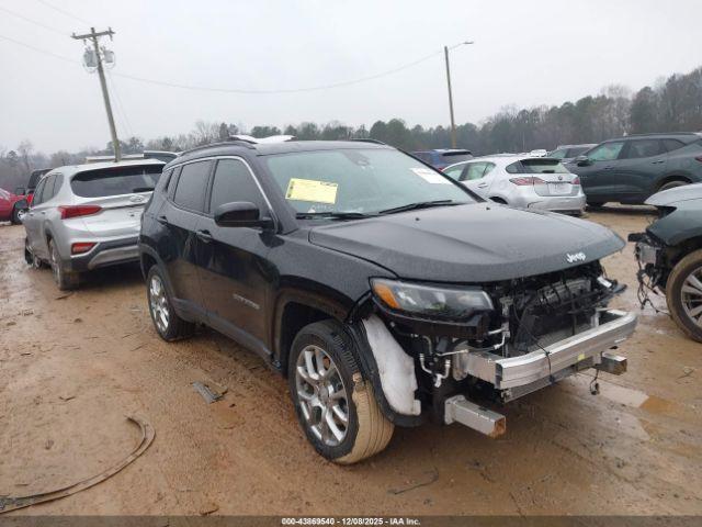  Salvage Jeep Compass