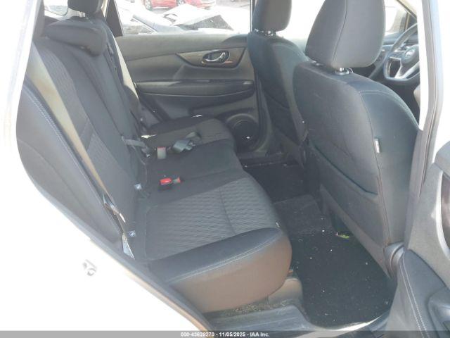 Nissan Rogue S Image 11