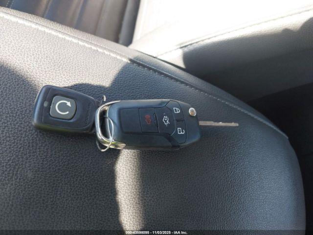 Ford Fusion Se Image 4