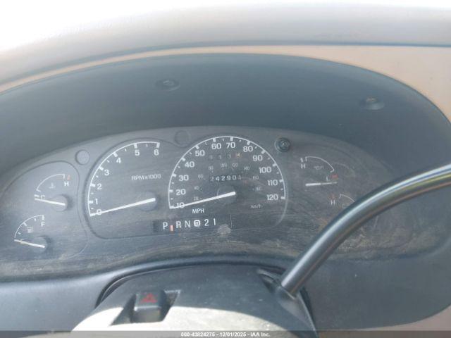 Ford Explorer Image 8