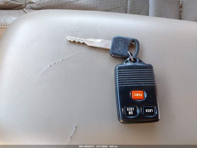 Ford Explorer Image 11