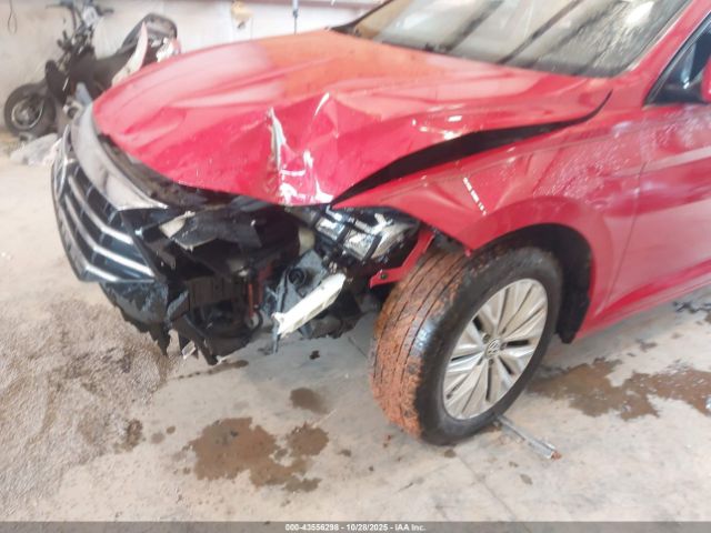 Volkswagen Jetta Image 2