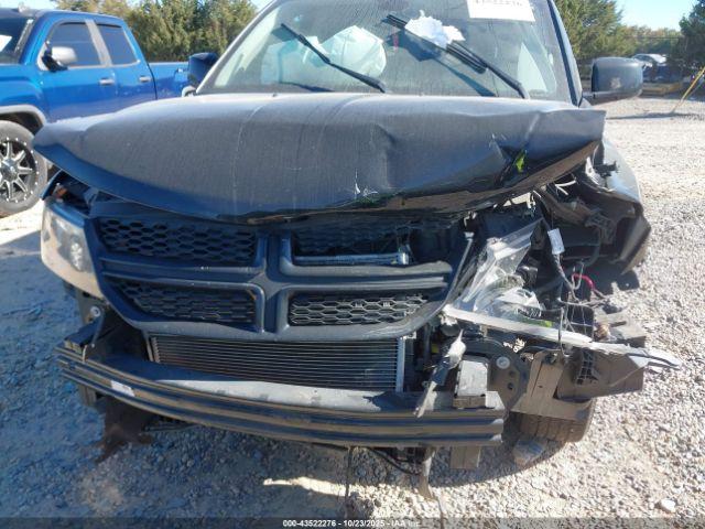 Dodge Journey Crossroad Image 12