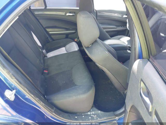 Chrysler 300 Touring Image 13