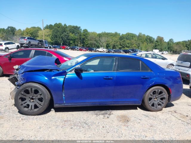 Chrysler 300 Touring Image 16