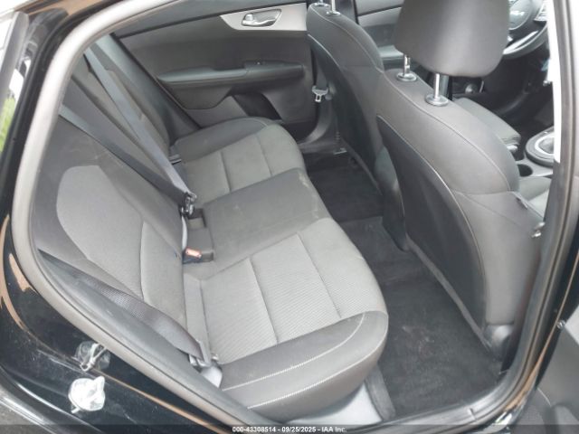 Kia Forte Lxs Image 7