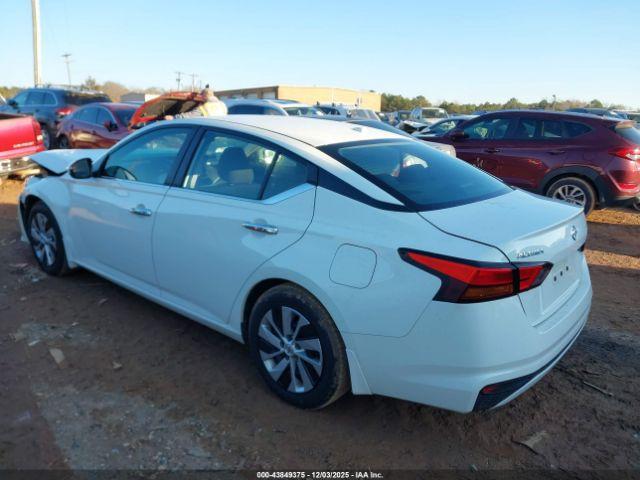 Nissan Altima 2.5 S Image 3