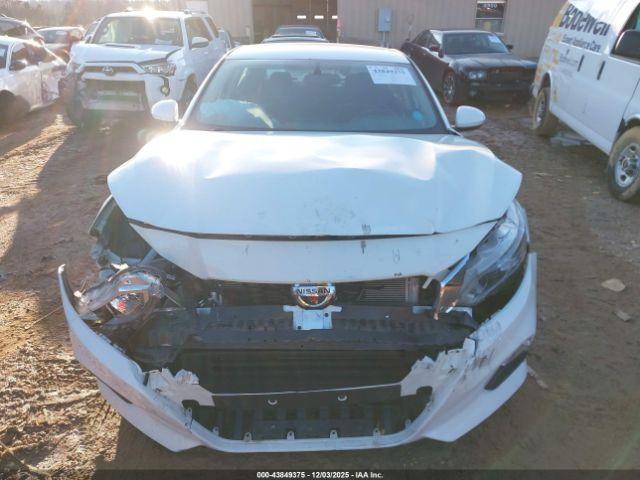 Nissan Altima 2.5 S Image 9