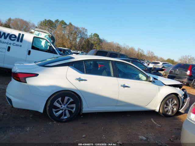 Nissan Altima 2.5 S Image 10