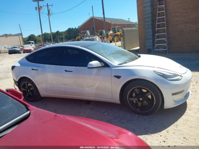 Tesla Model 3 Standard Range Plus Rear-wheel Drive Image 4