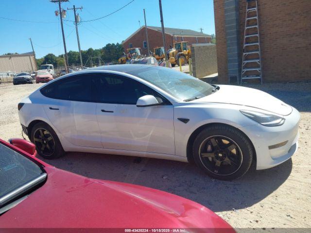 Tesla Model 3 Standard Range Plus Rear-wheel Drive Image 4