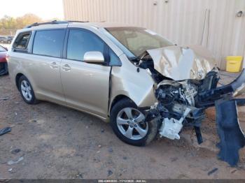  Salvage Toyota Sienna