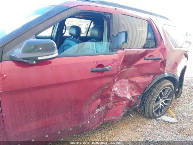 Ford Explorer Sport Image 3