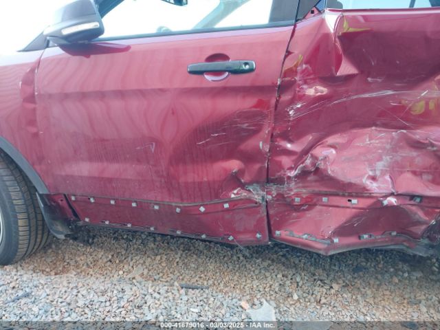 Ford Explorer Sport Image 20