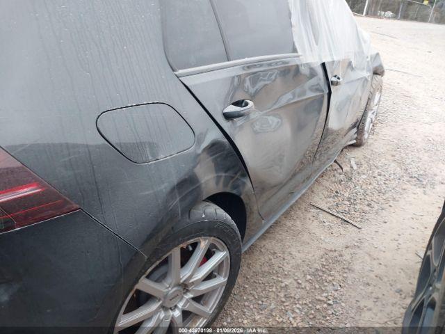 Volkswagen Golf Image 16