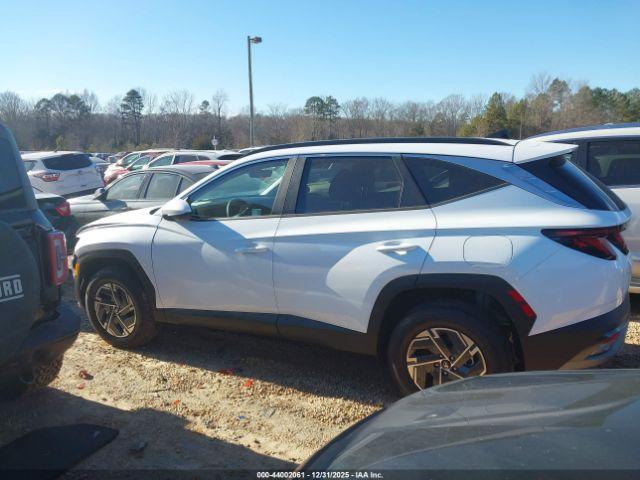 Hyundai TUCSON Blue Image 13
