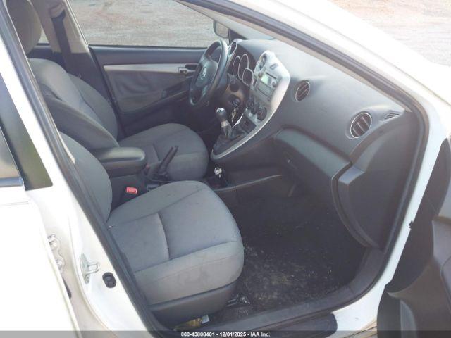 Toyota Matrix Image 11