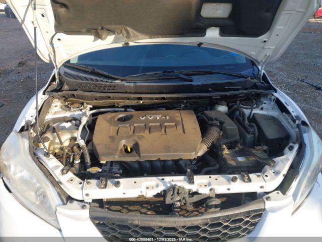 Toyota Matrix Image 9