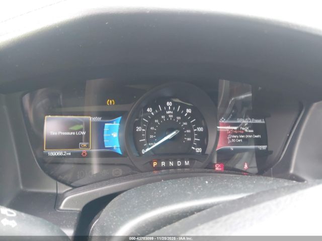 Ford Expedition Platinum Image 2