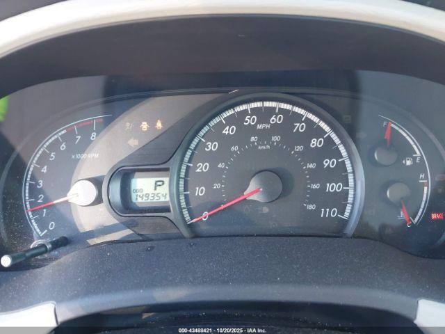 Toyota Sienna Base V6 Image 4