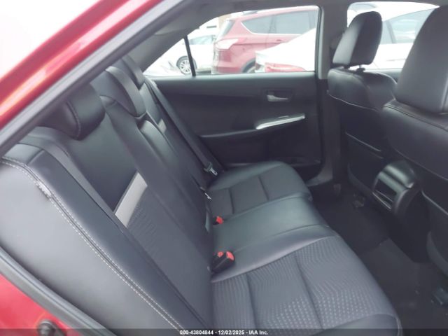 Toyota Camry Se Image 8