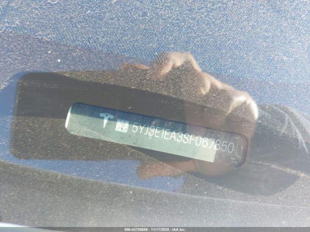 Tesla Model 3 Image 16