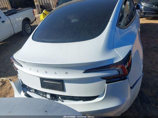 Tesla Model 3 Image 13