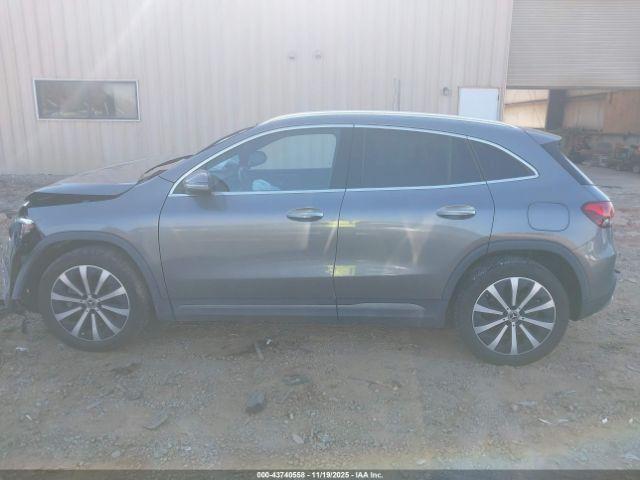 Mercedes-Benz GLA 4matic Image 7