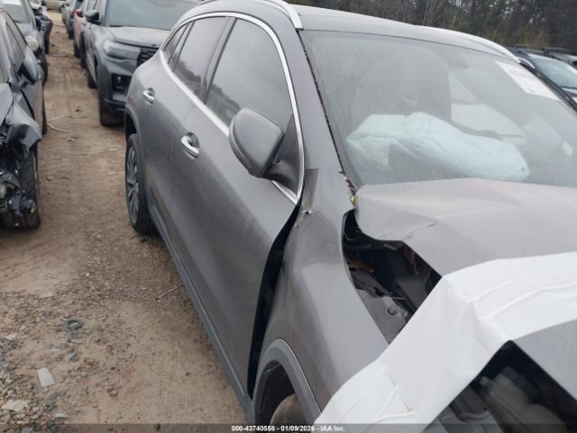 Mercedes-Benz GLA 4matic Image 9