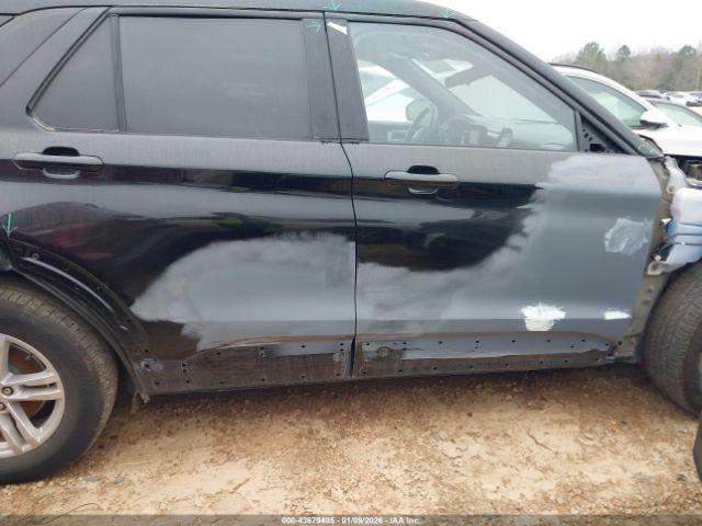 Ford Explorer Xlt Image 3