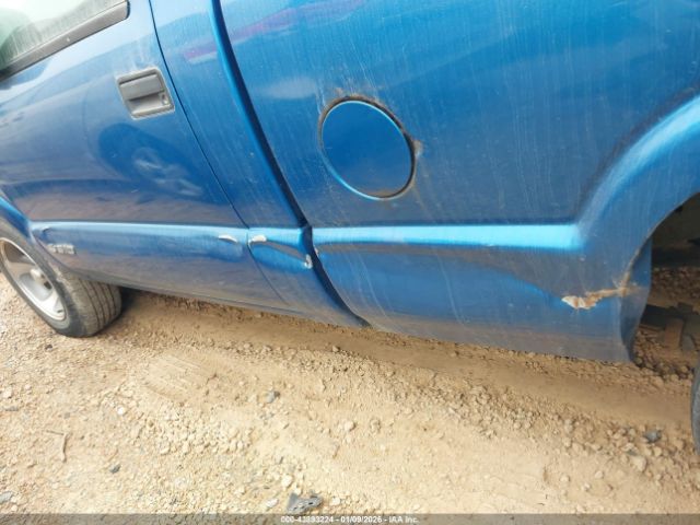 Chevrolet S-10 Ls Image 8