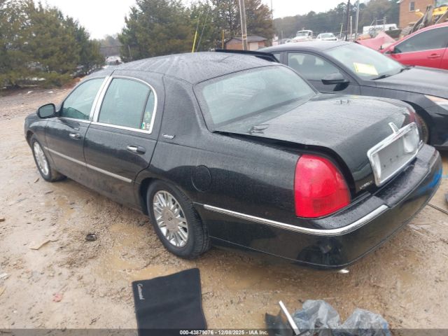 Lincoln Towncar Signature Limited Image 3