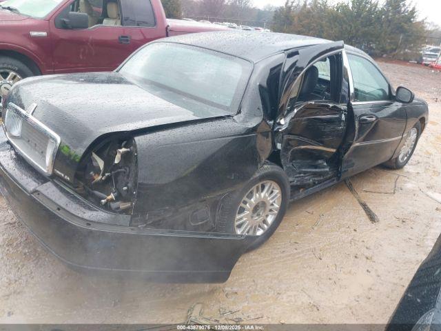 Lincoln Towncar Signature Limited Image 20