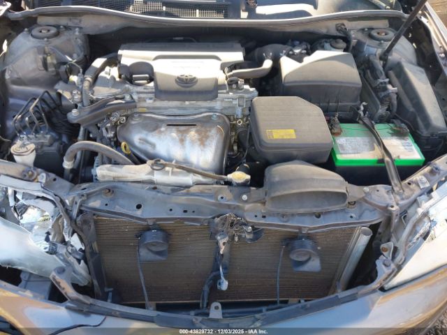 Toyota Camry Le Image 9