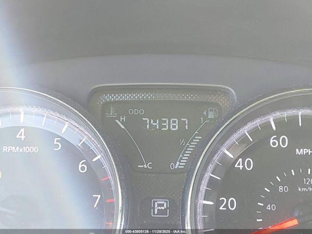 Nissan Versa 1.6 Sv Image 3