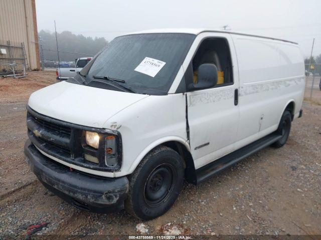 Chevrolet Express Image 4
