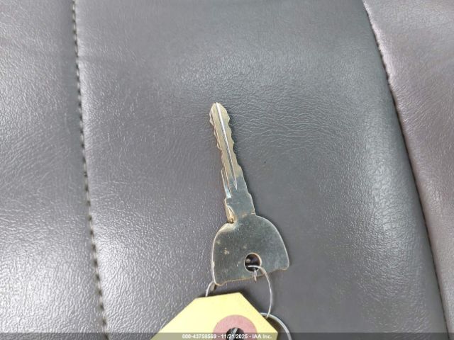 Chevrolet Express Image 9