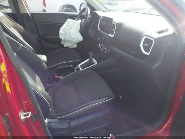 Hyundai VENUE Limited Image 14