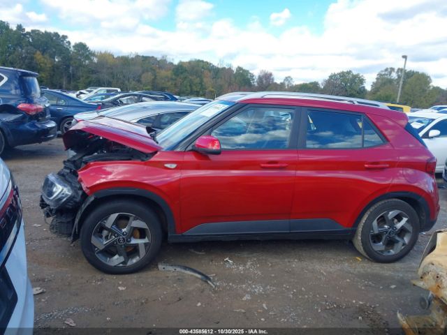 Hyundai VENUE Limited Image 11