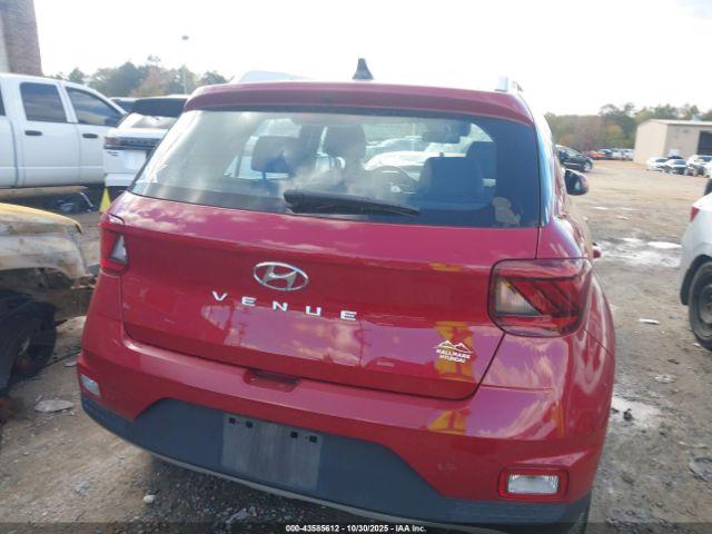 Hyundai VENUE Limited Image 15