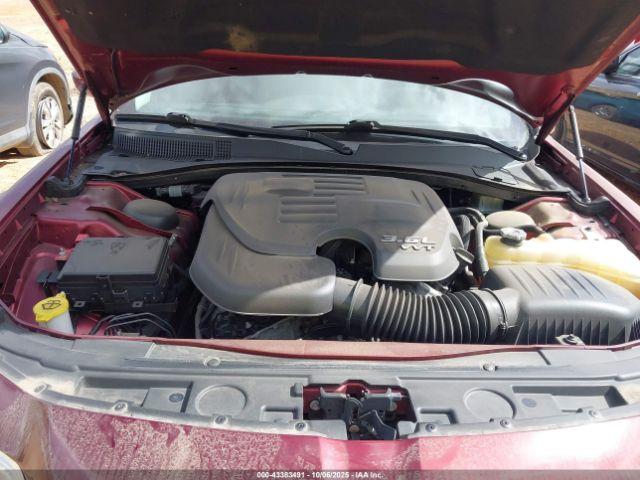 Chrysler 300 Limited Image 6