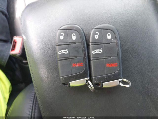 Chrysler 300 Limited Image 17