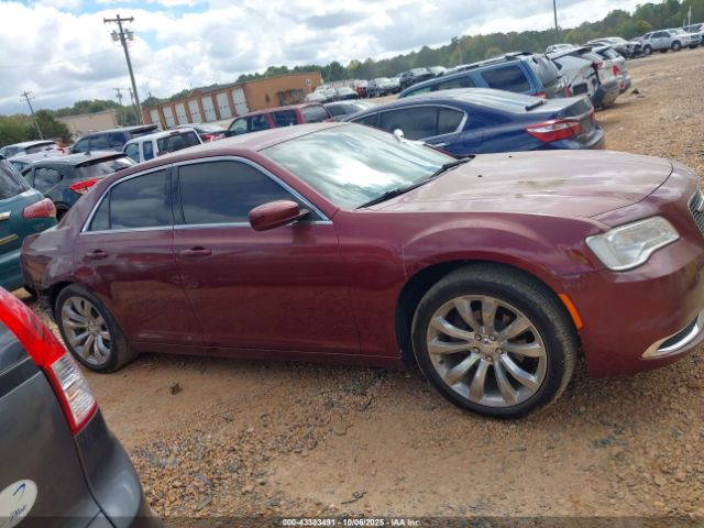 Chrysler 300 Limited Image 7