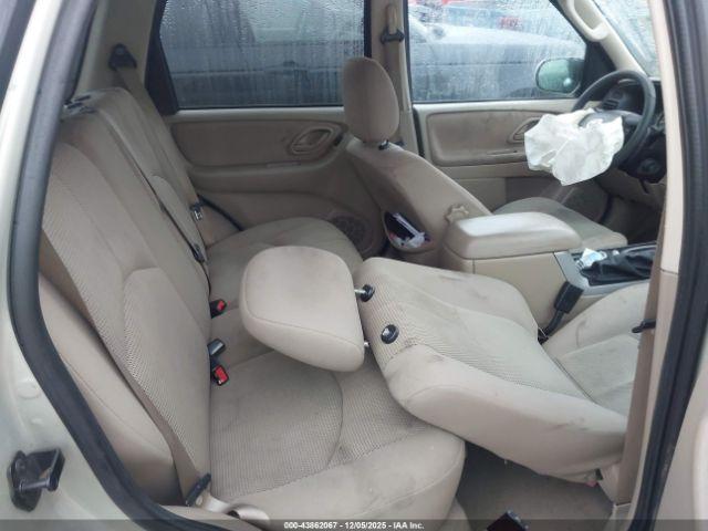 Mazda Tribute S Image 12