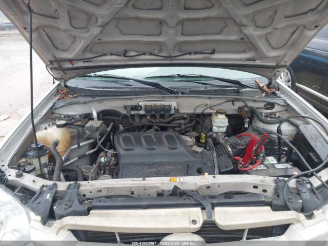 Mazda Tribute S Image 9