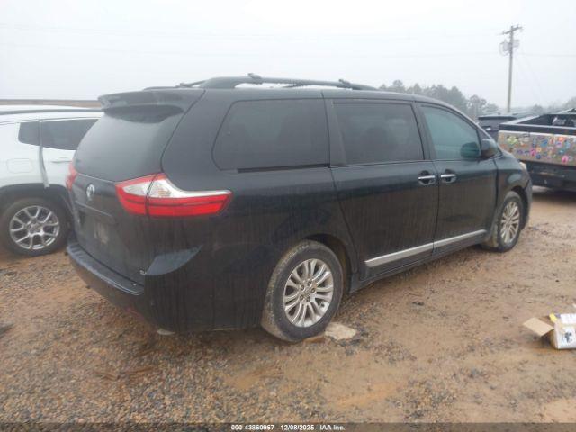 Toyota Sienna Xle 8 Passenger Image 7