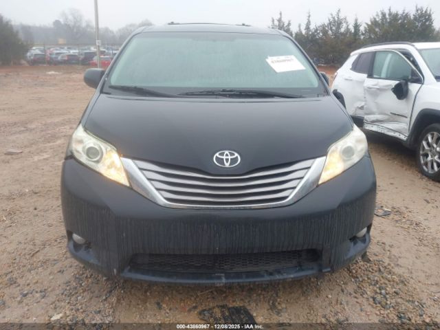Toyota Sienna Xle 8 Passenger Image 15