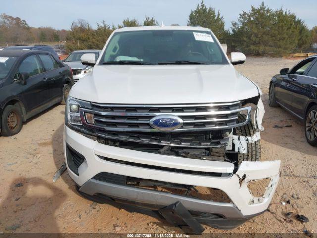 Ford Expedition Xlt Image 10