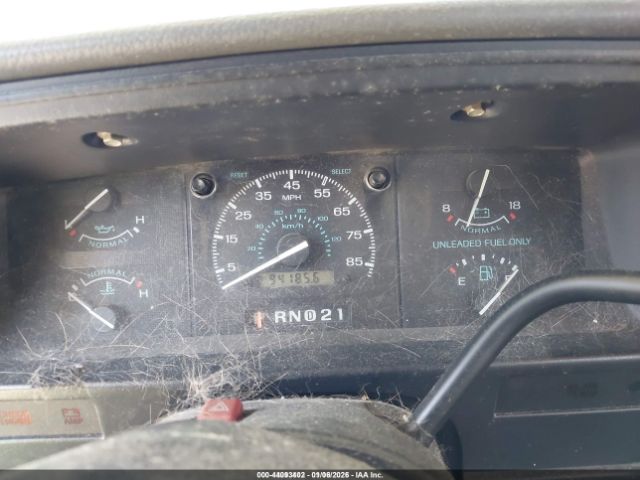 Ford Econoline E350 Cutaway Van Image 5