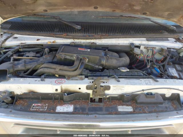 Ford Econoline E350 Cutaway Van Image 8